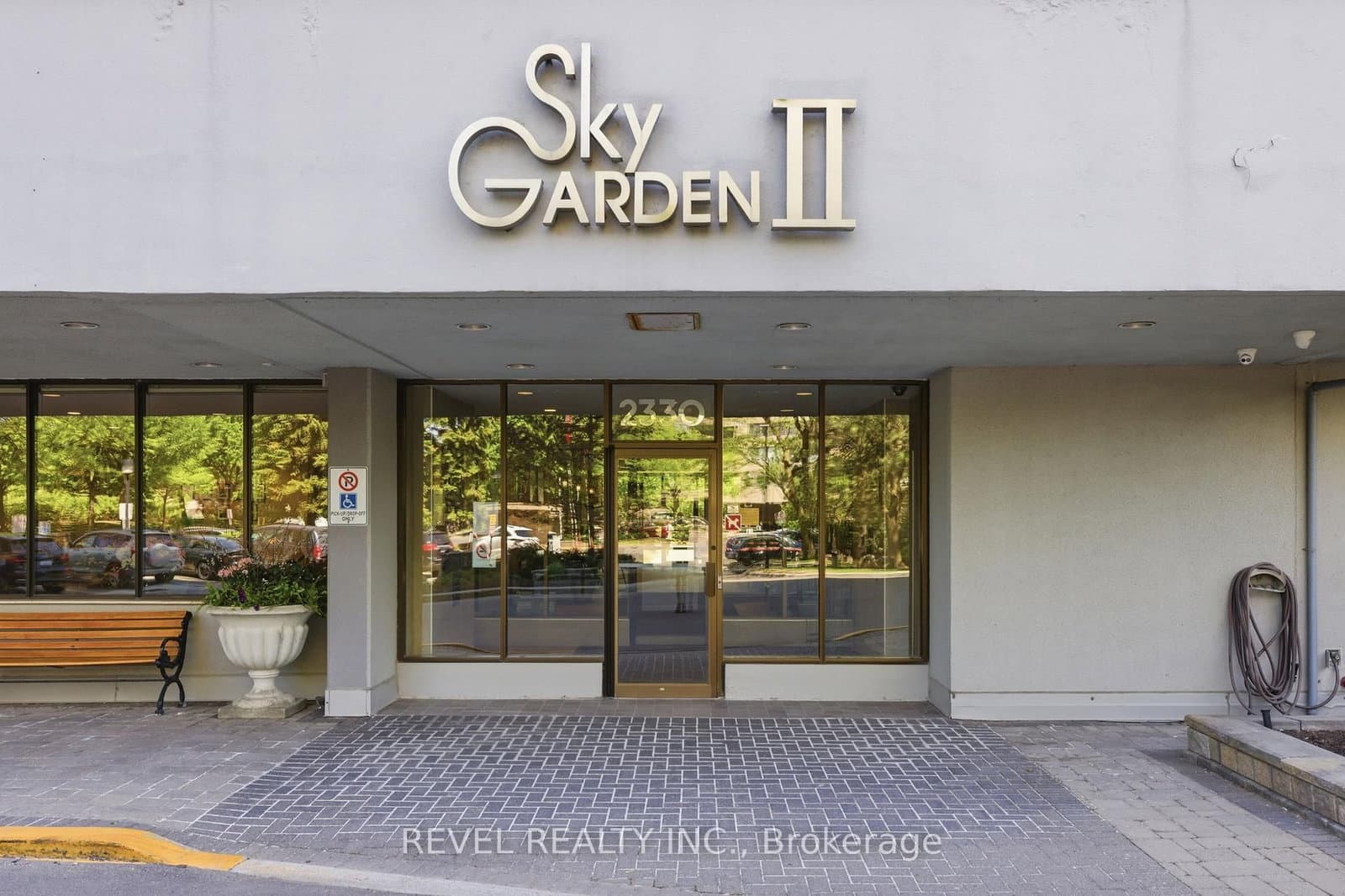 2330 Bridletowne Circle, Unit Ph06 thumbnail 3