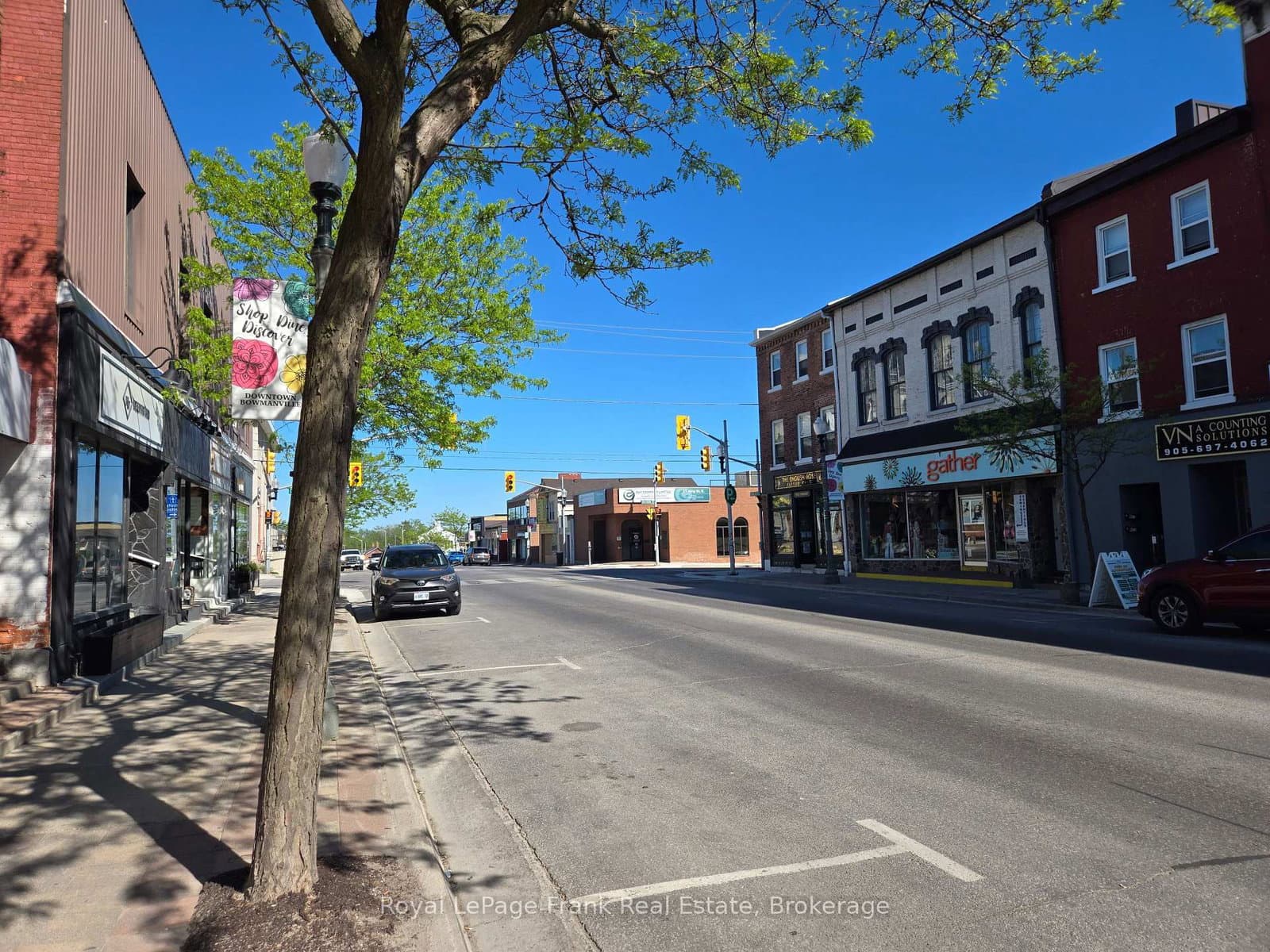 37 E King Street E thumbnail 14
