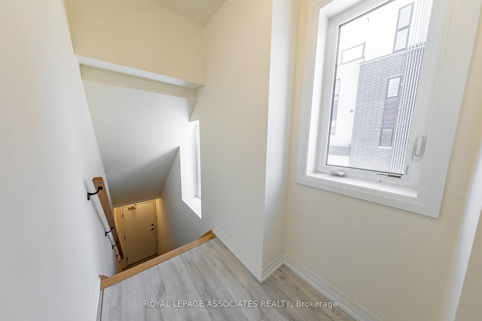 30 Liben Way, Unit 44 thumbnail 4