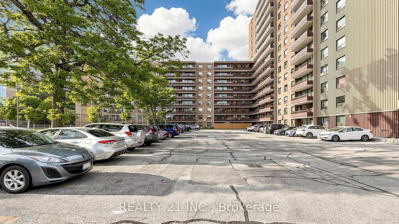 180 Markham Road, Unit 819 thumbnail 7