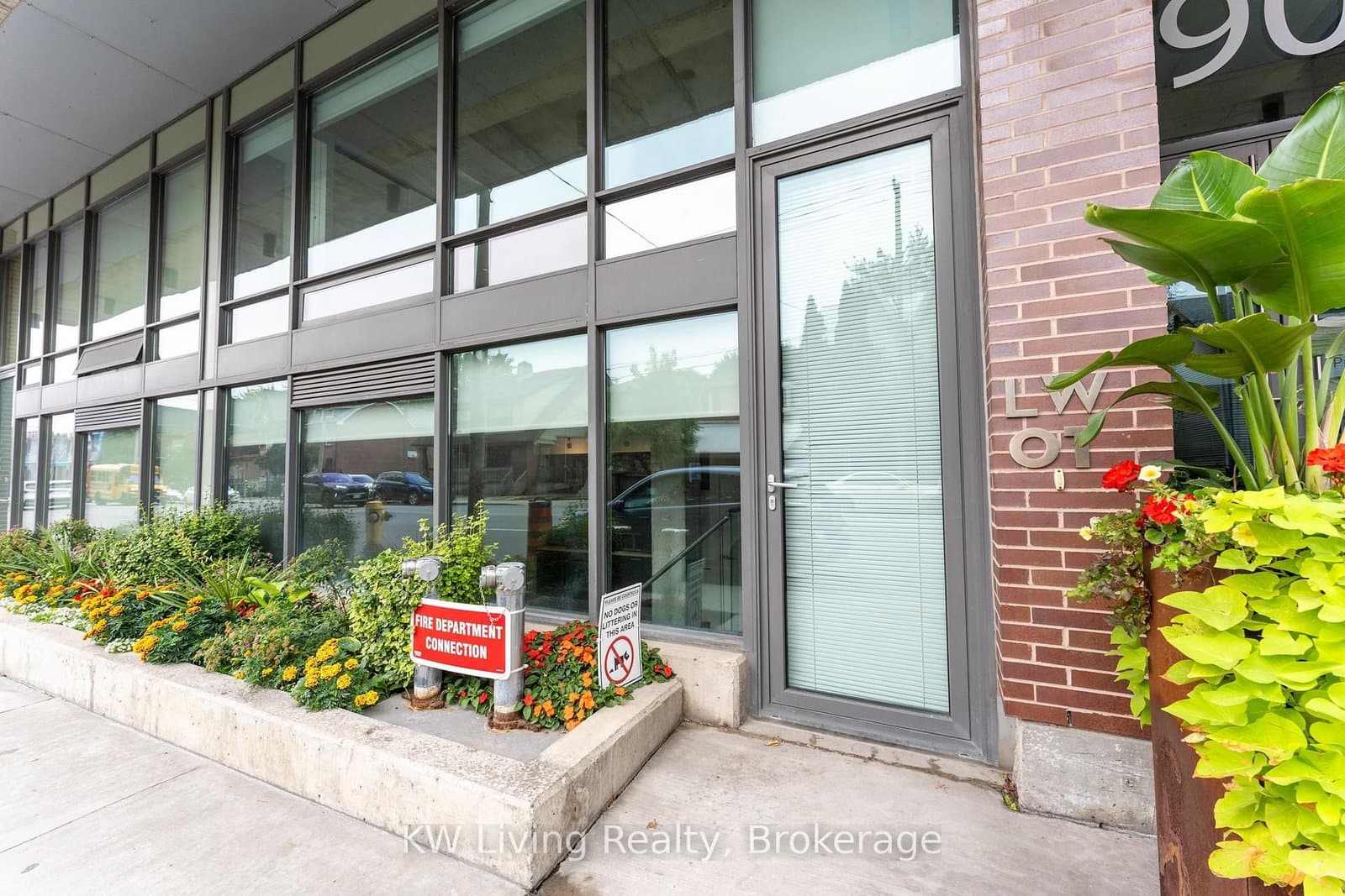 90 Broadview Avenue, Unit LW1 thumbnail 25