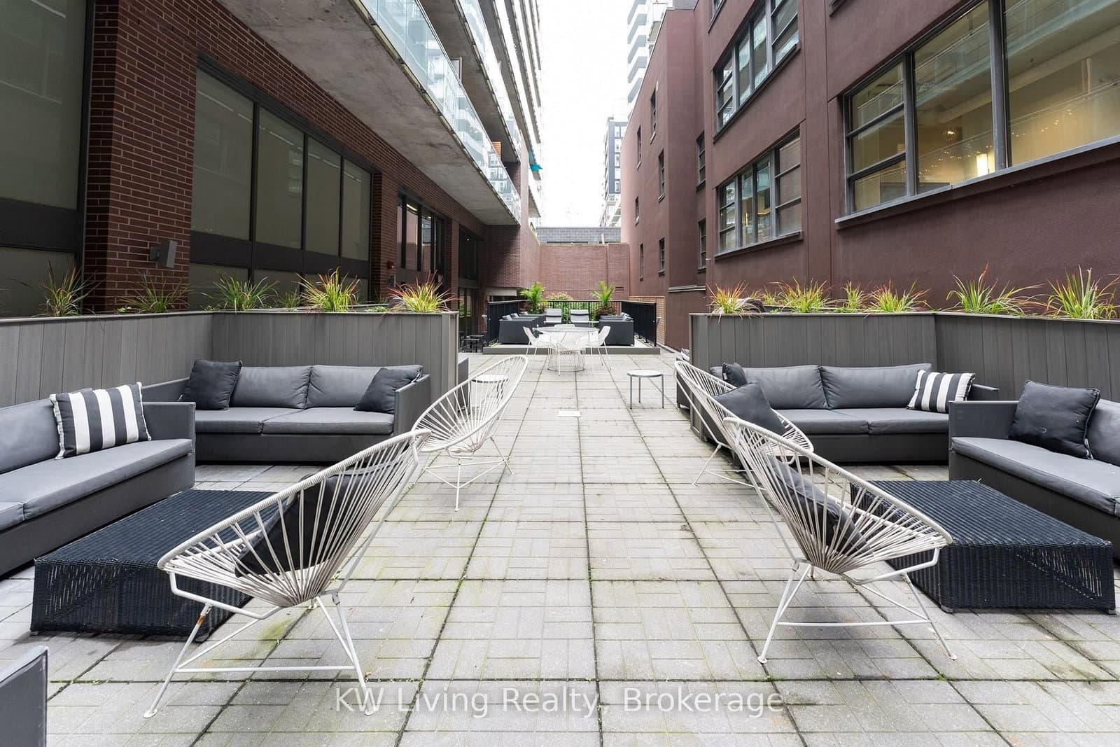 90 Broadview Avenue, Unit LW1 thumbnail 32