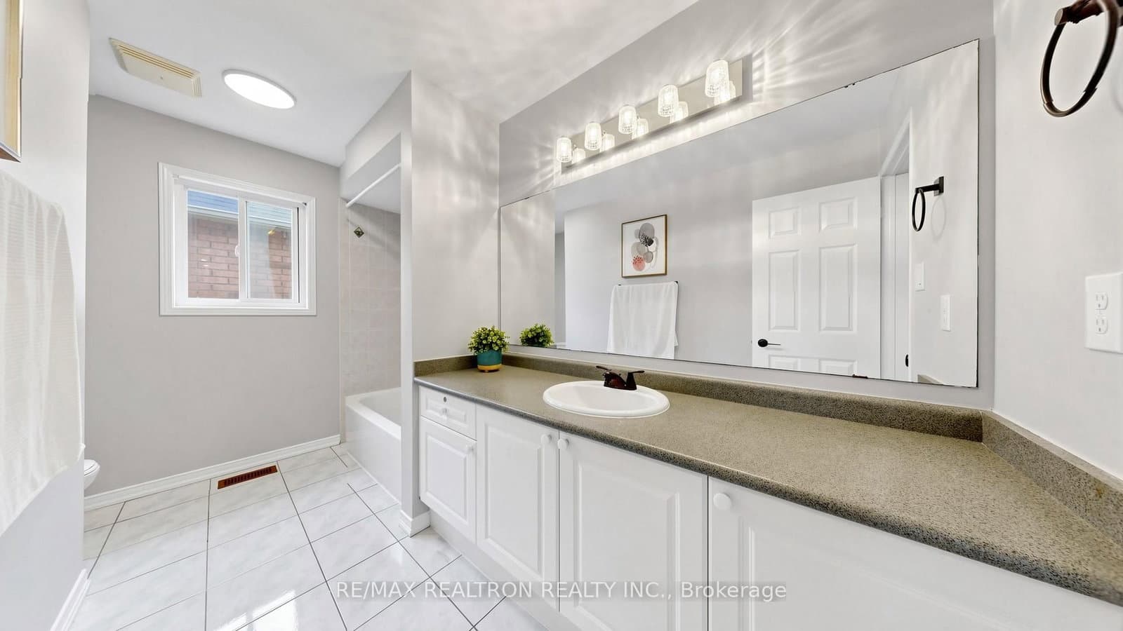 58 Bradbury Crescent thumbnail 35