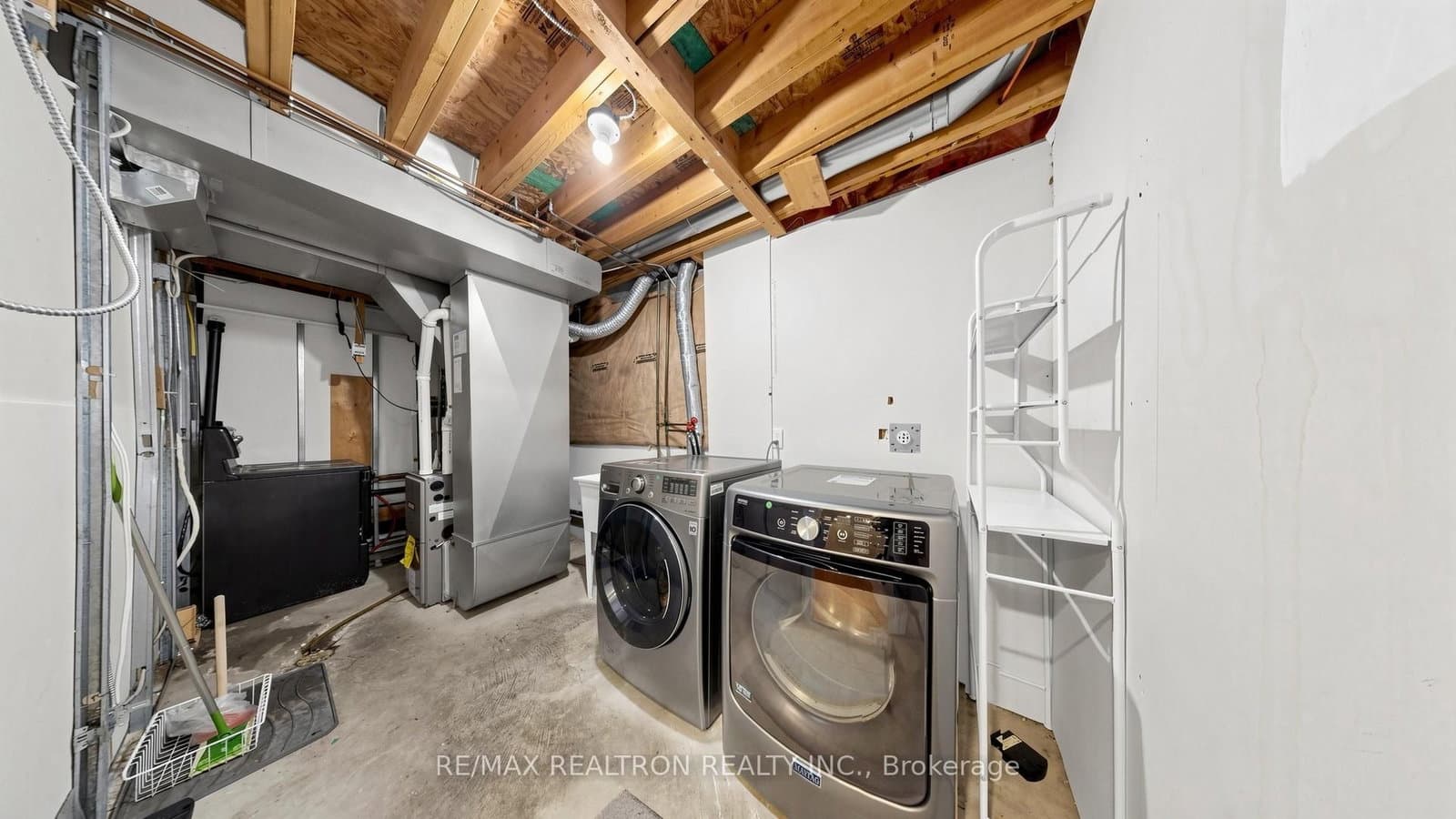 58 Bradbury Crescent thumbnail 42