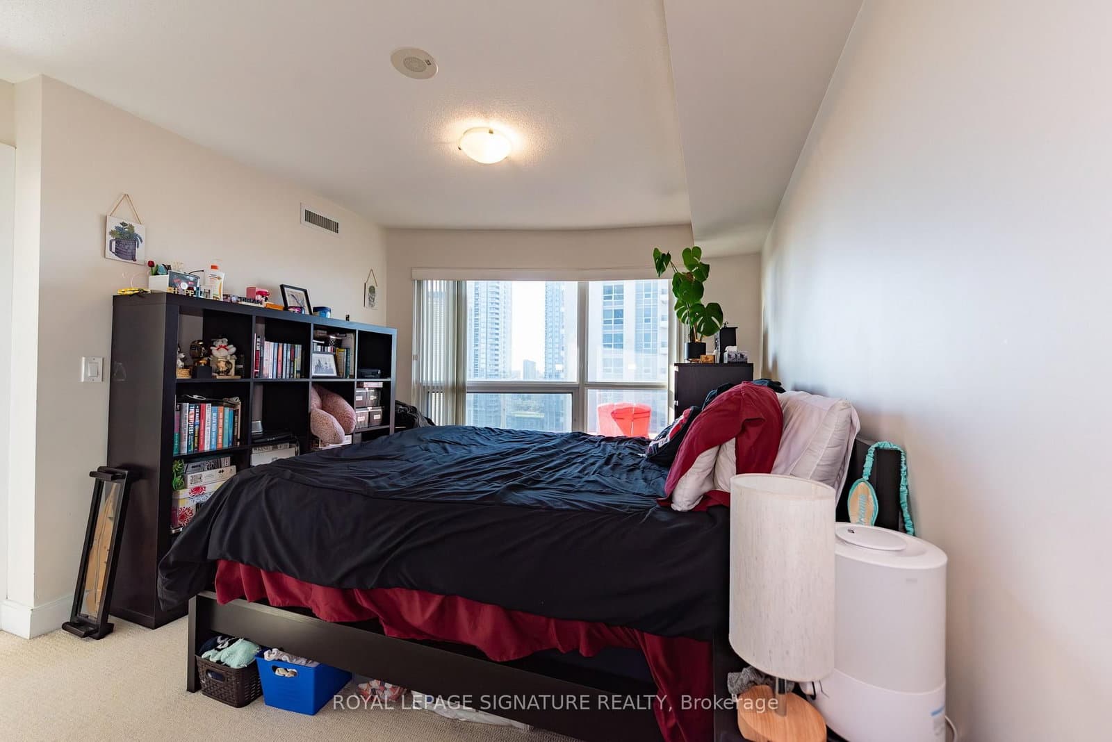 135 Village Green Square, Unit 1423 thumbnail 19