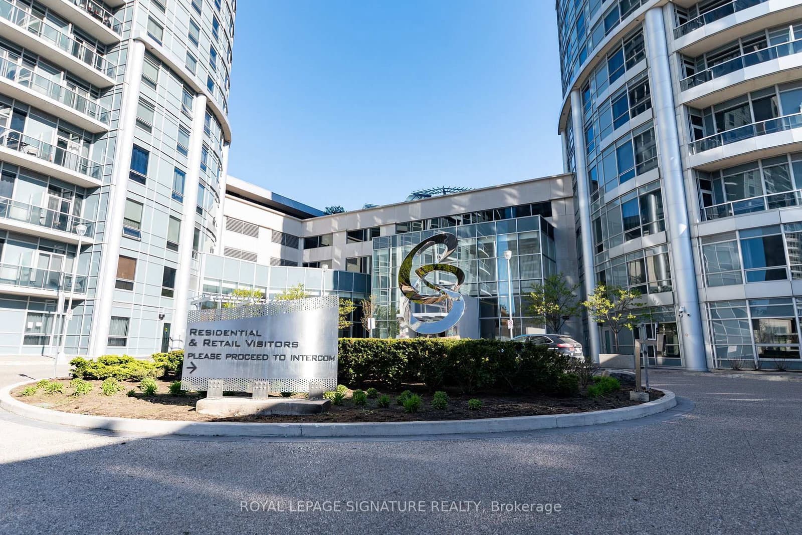 135 Village Green Square, Unit 1423 thumbnail 3