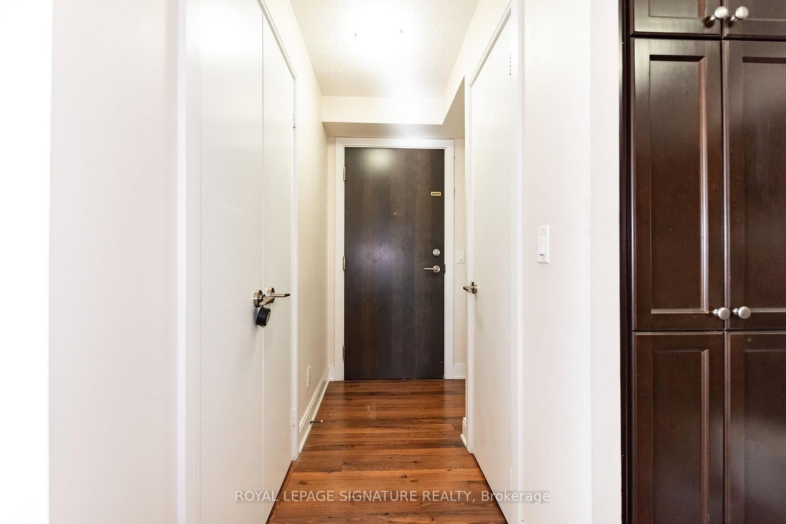 135 Village Green Square, Unit 1423 thumbnail 4