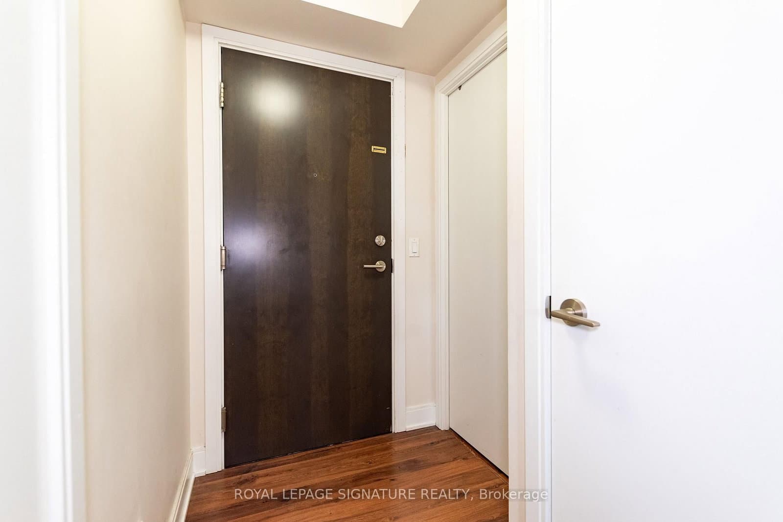 135 Village Green Square, Unit 1423 thumbnail 5