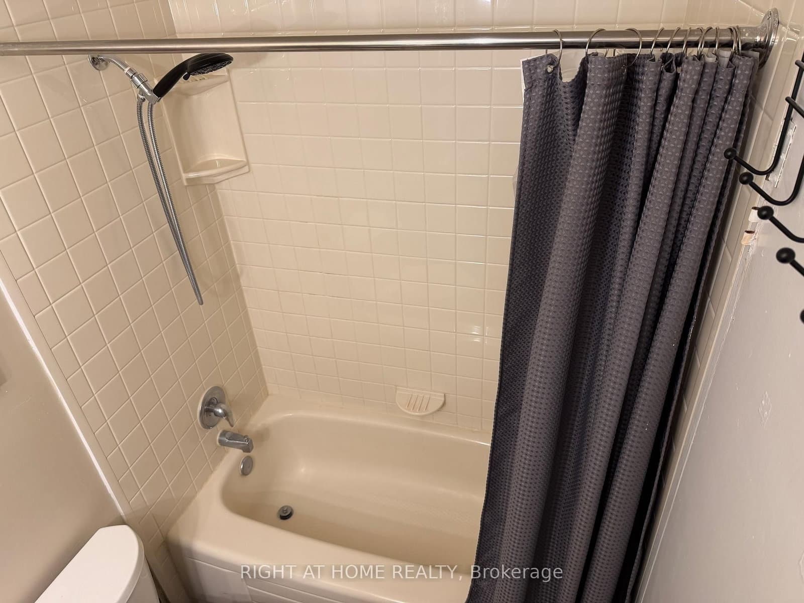 4064 Lawrence Avenue E, Unit 305 thumbnail 14