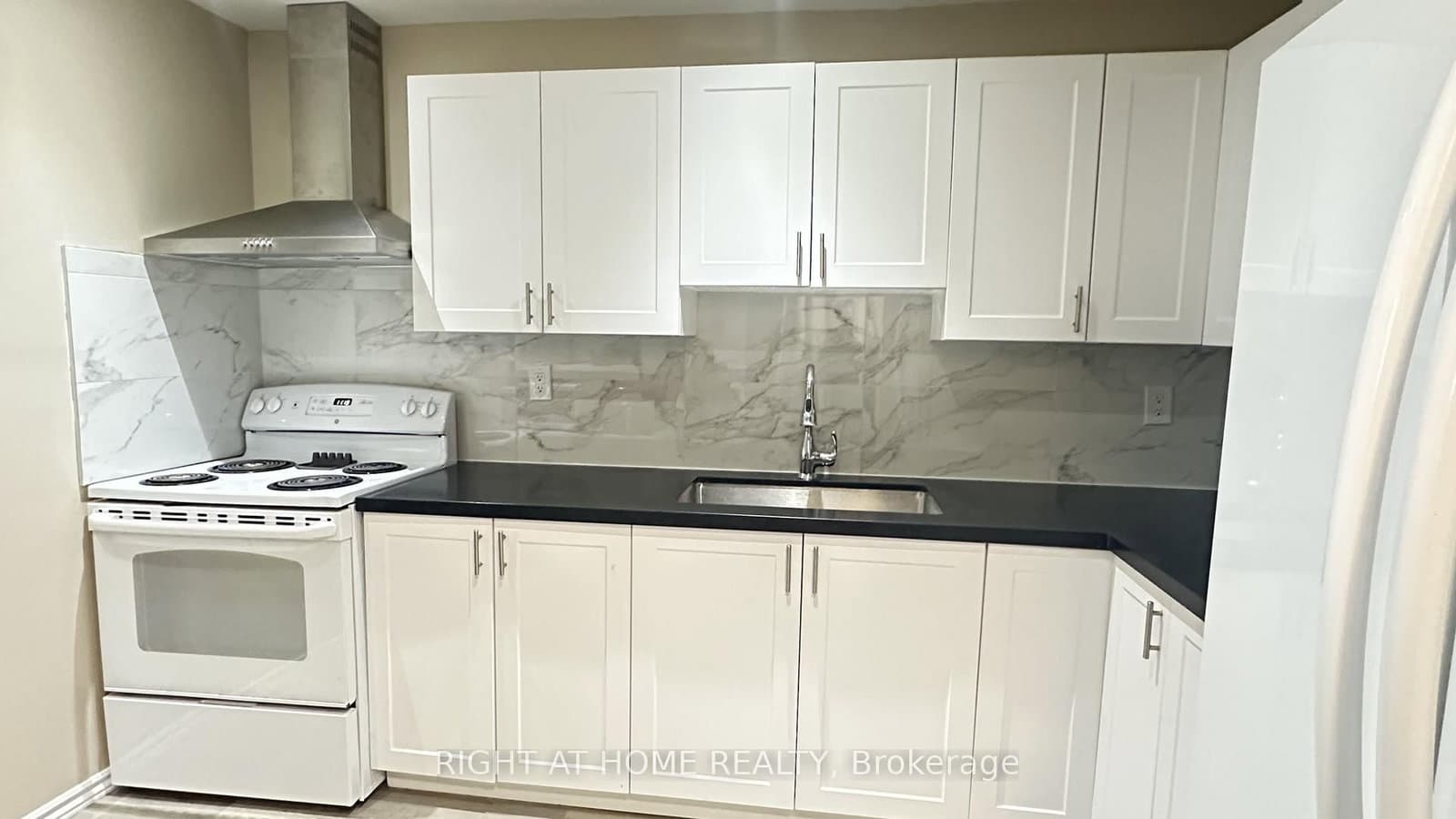 4064 Lawrence Avenue E, Unit 305 thumbnail 3