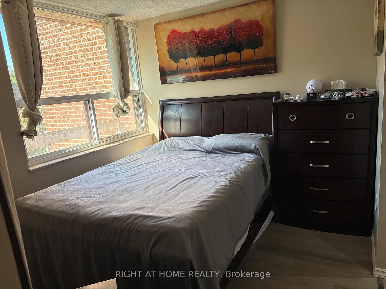 4064 Lawrence Avenue E, Unit 305 thumbnail 6