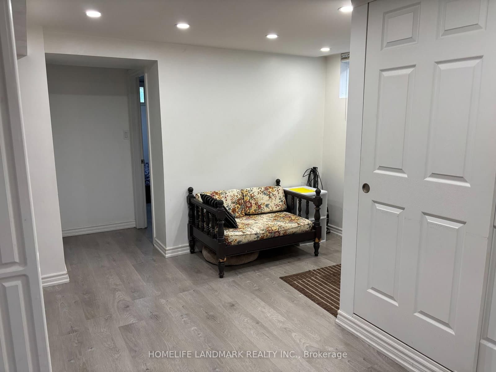 36 Neddie Drive, Unit ( Lower ) thumbnail 11