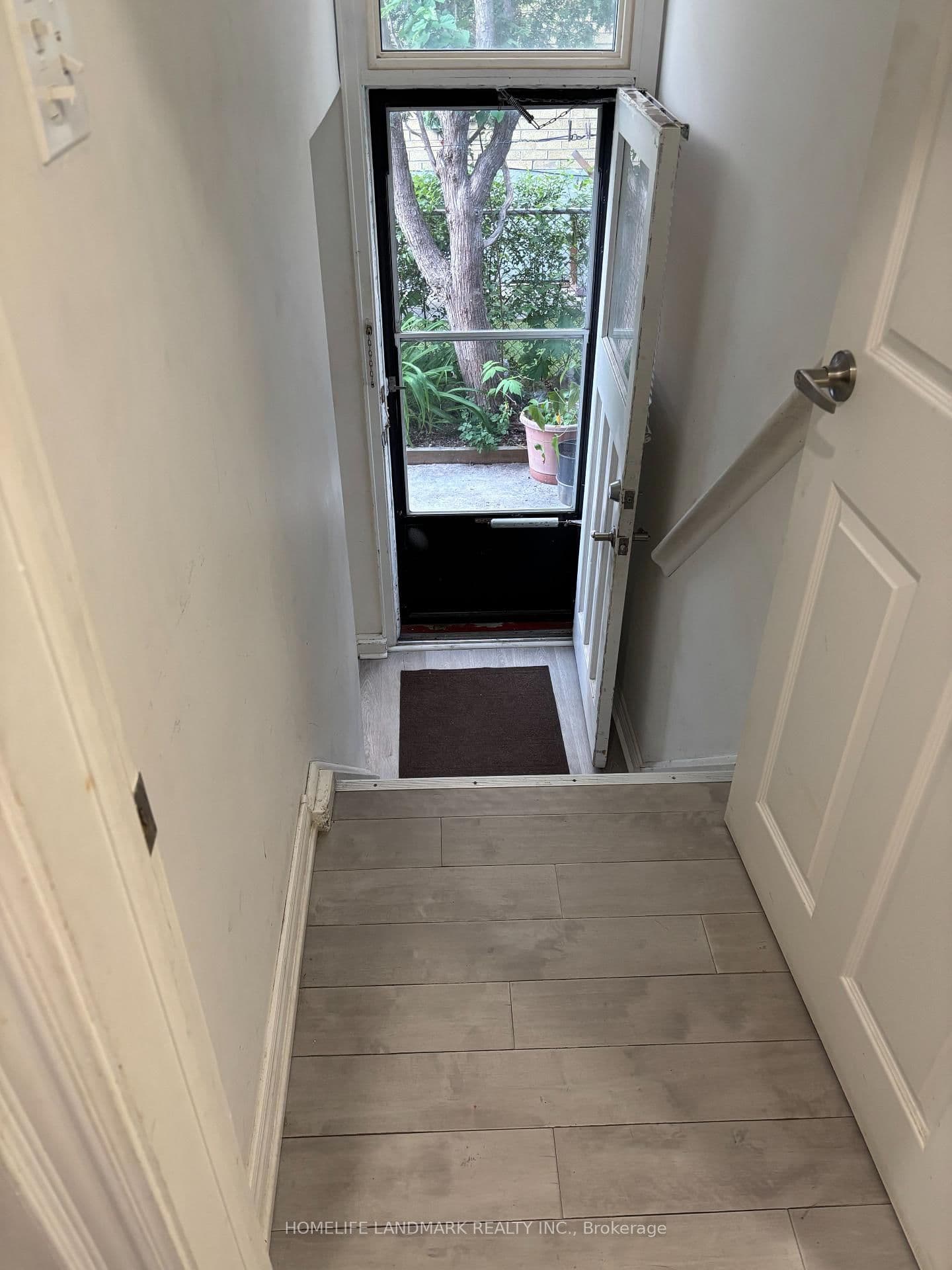 36 Neddie Drive, Unit ( Lower ) thumbnail 2
