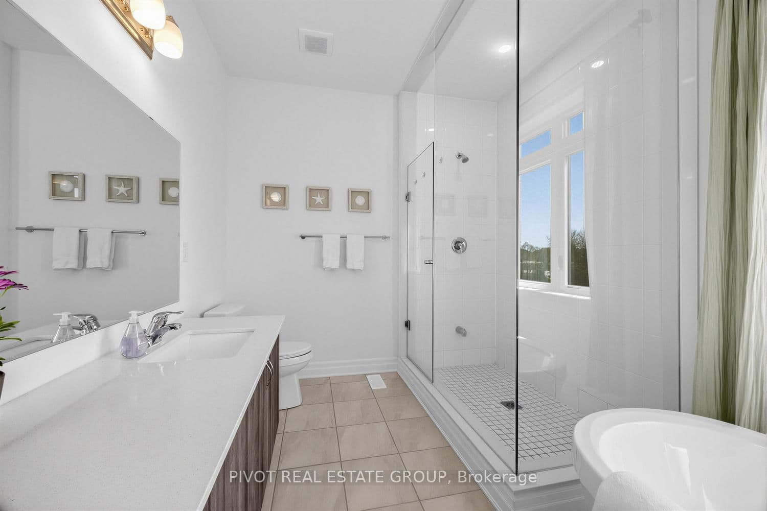 34 Waterfront Crescent thumbnail 35