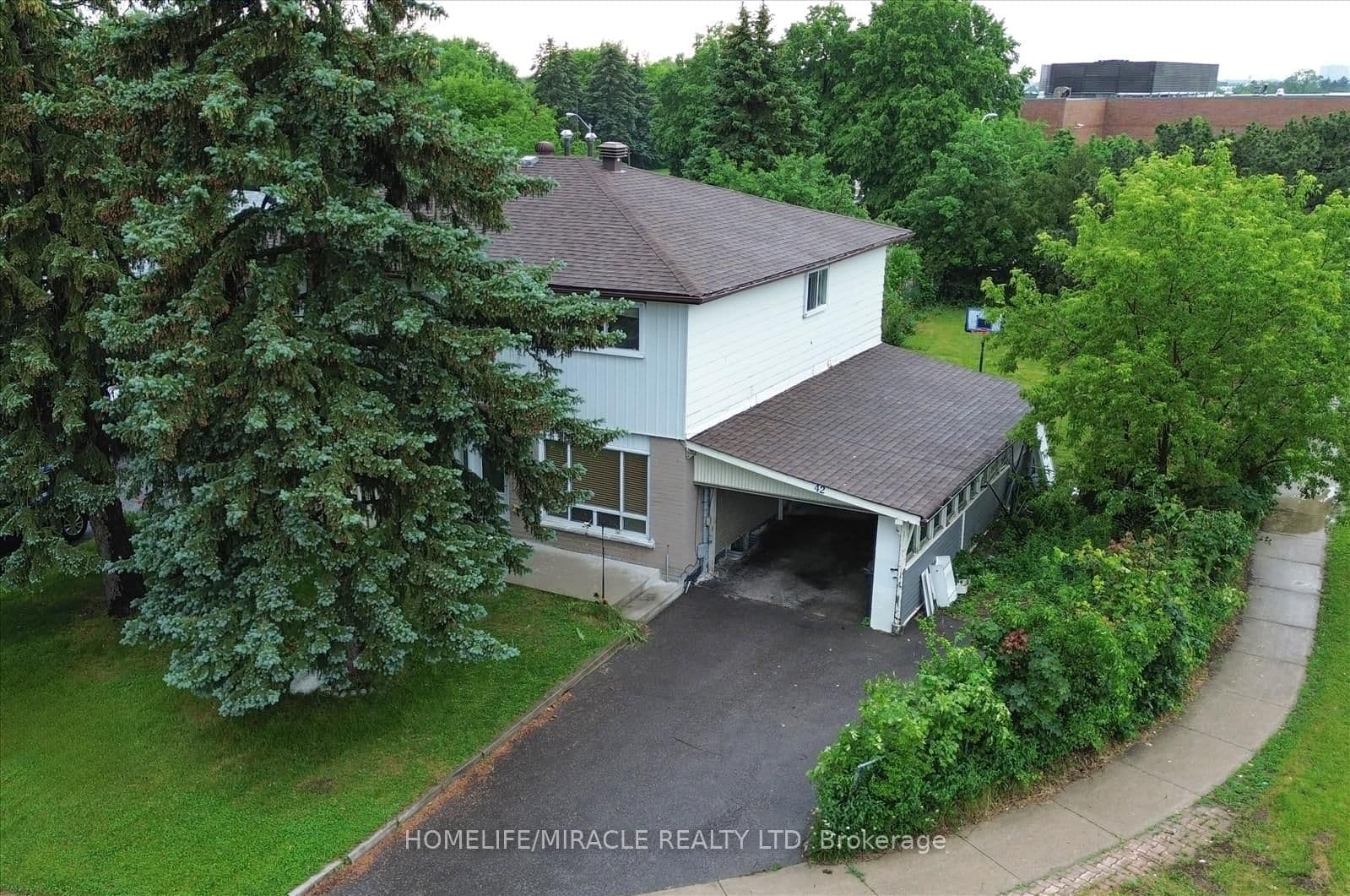 42 Nahanni Terrace thumbnail 2