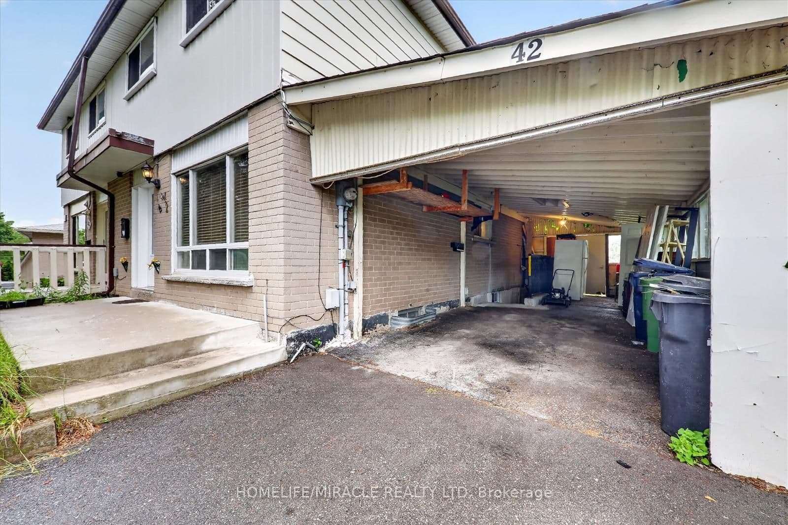 42 Nahanni Terrace thumbnail 3