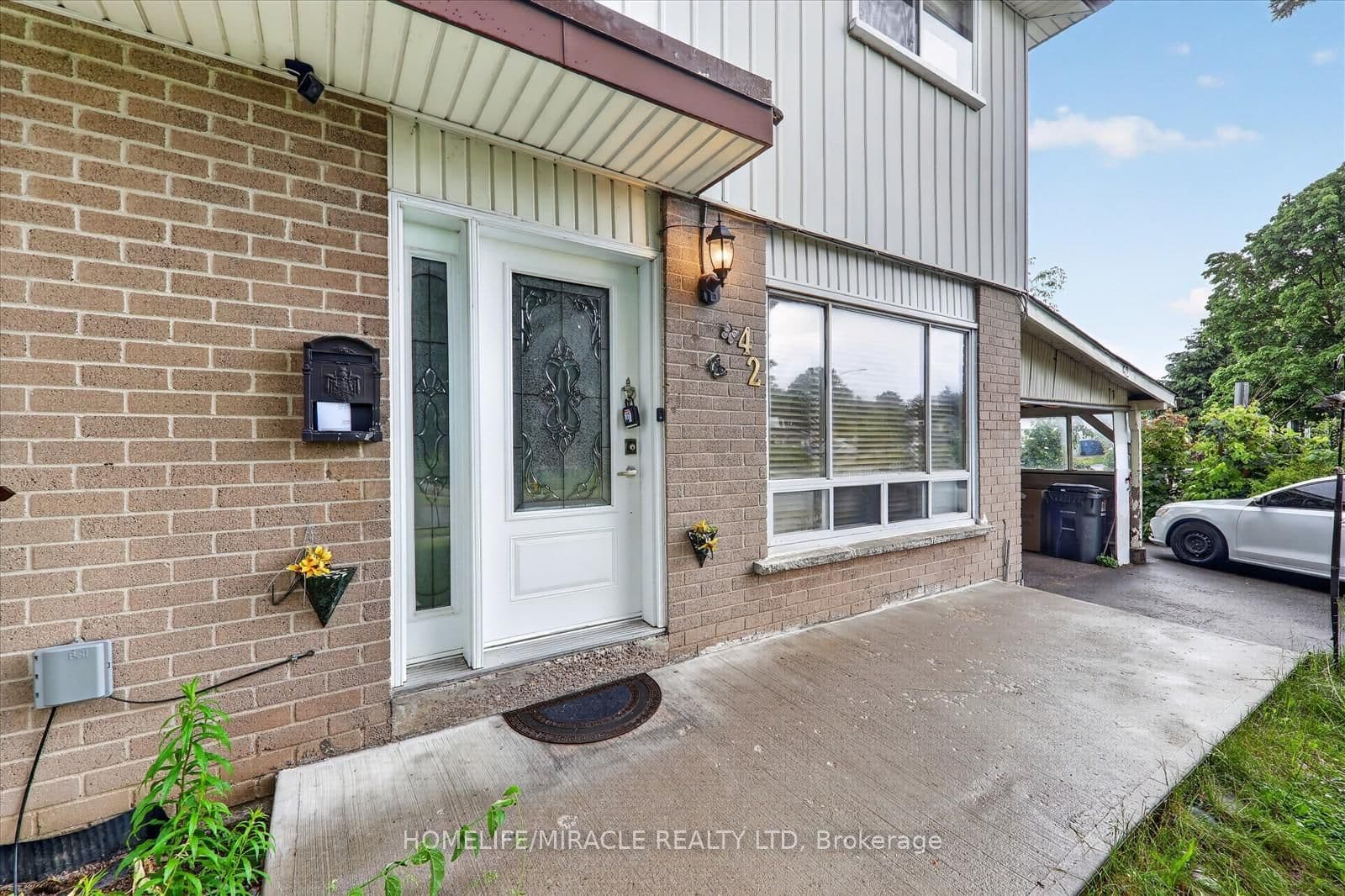 42 Nahanni Terrace thumbnail 6