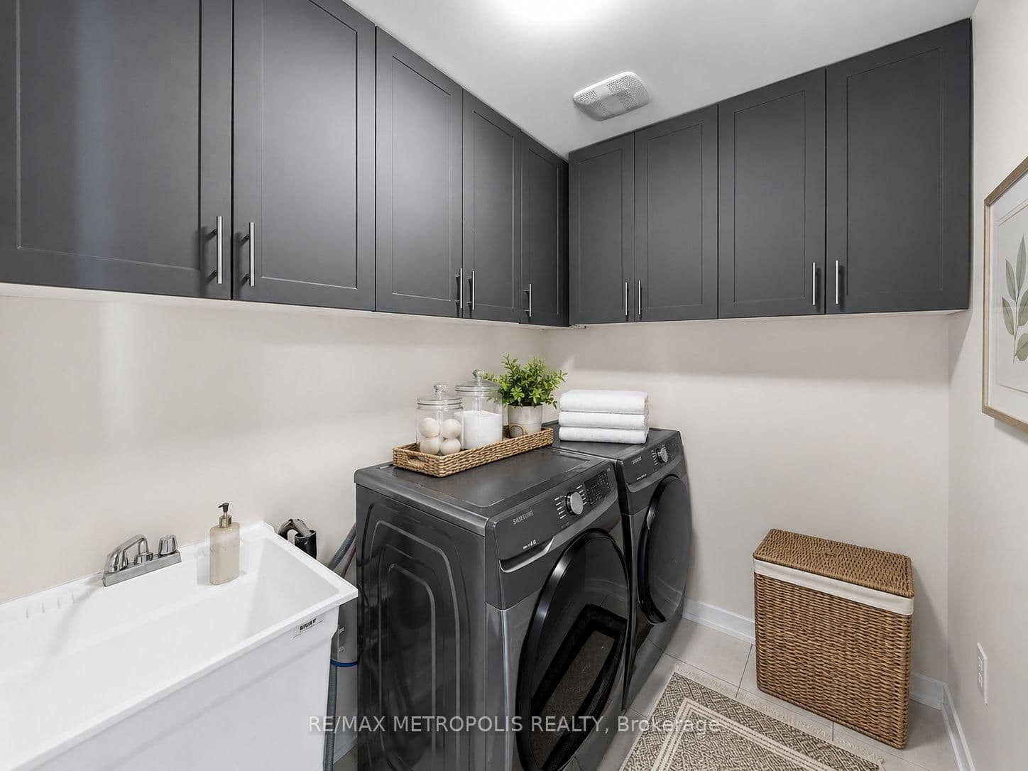 2521 Castlegate Crossing thumbnail 16