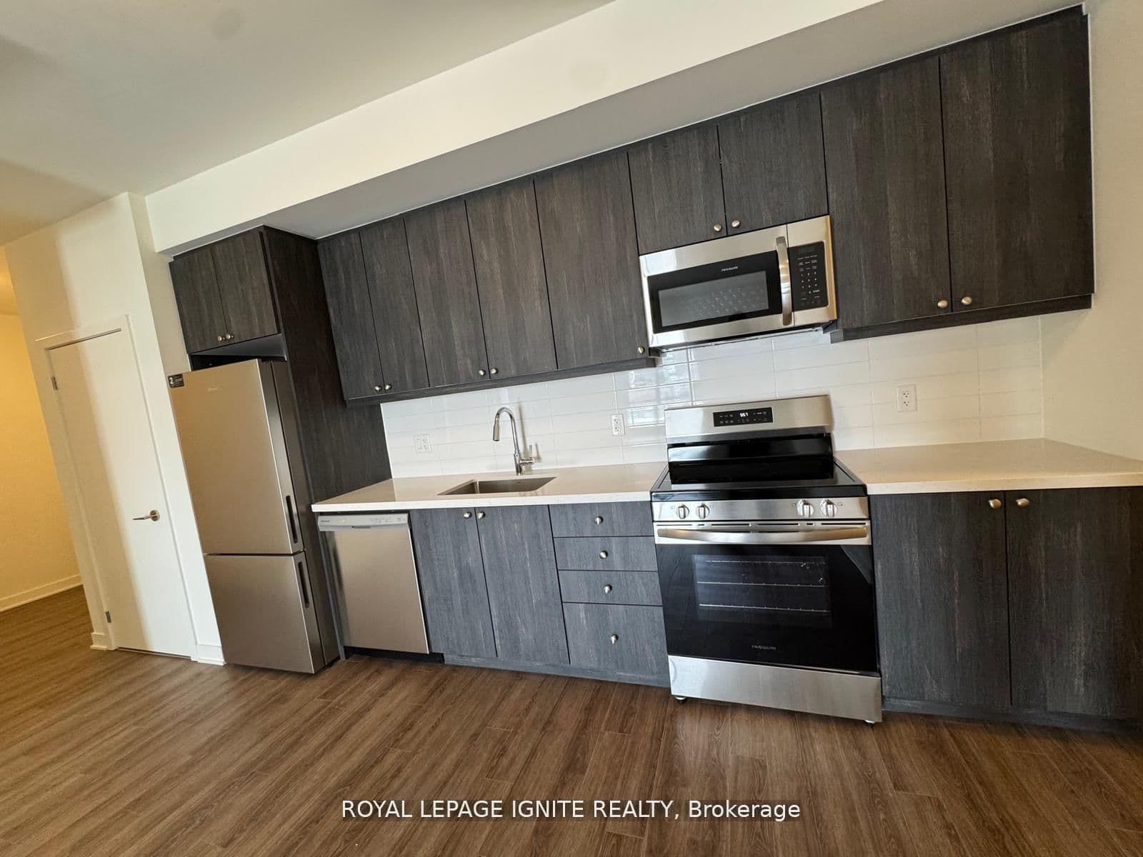 51 Clarington Boulevard, Unit 101 thumbnail 5