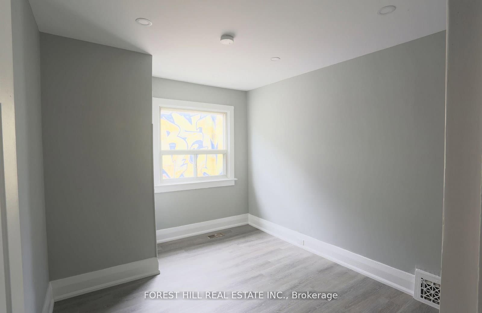 919 Kingston Road thumbnail 7