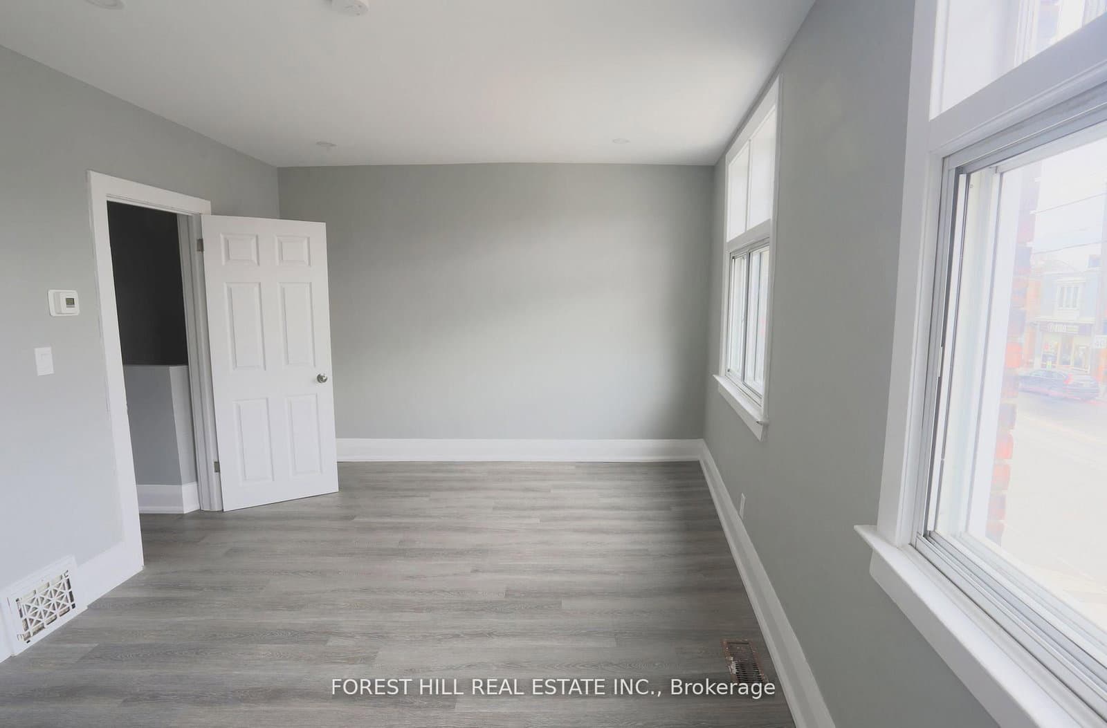 919 Kingston Road thumbnail 8