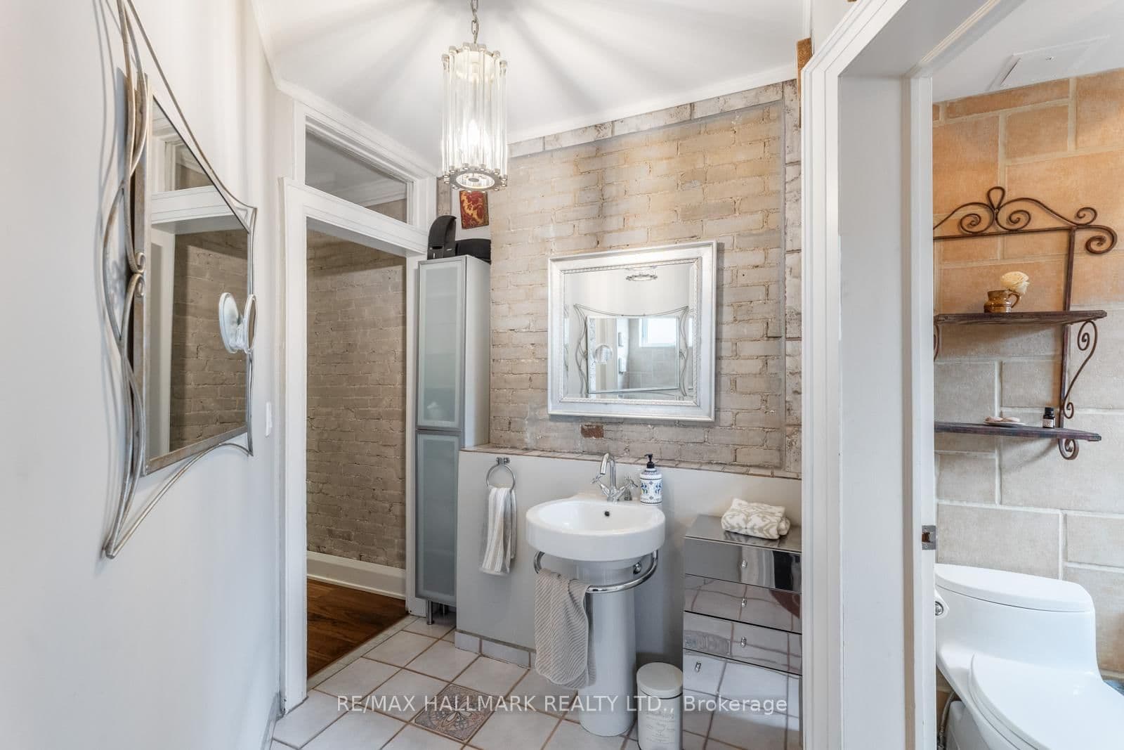 24 Hammersmith Avenue, Unit Main thumbnail 27