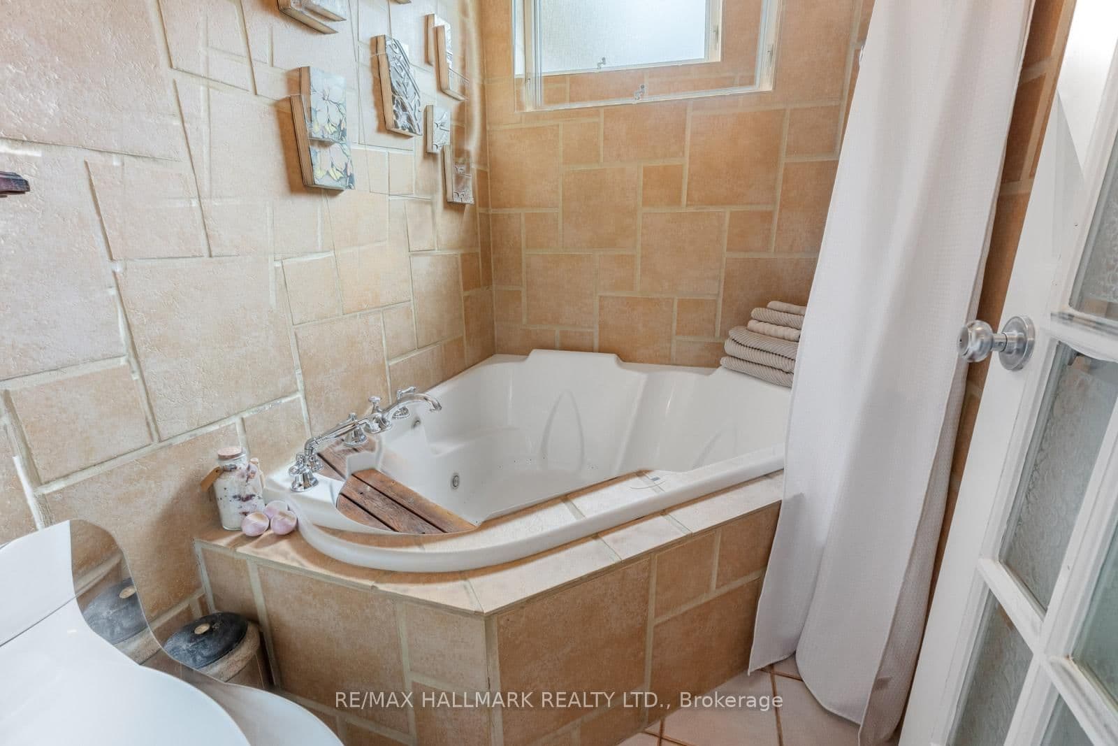 24 Hammersmith Avenue, Unit Main thumbnail 28