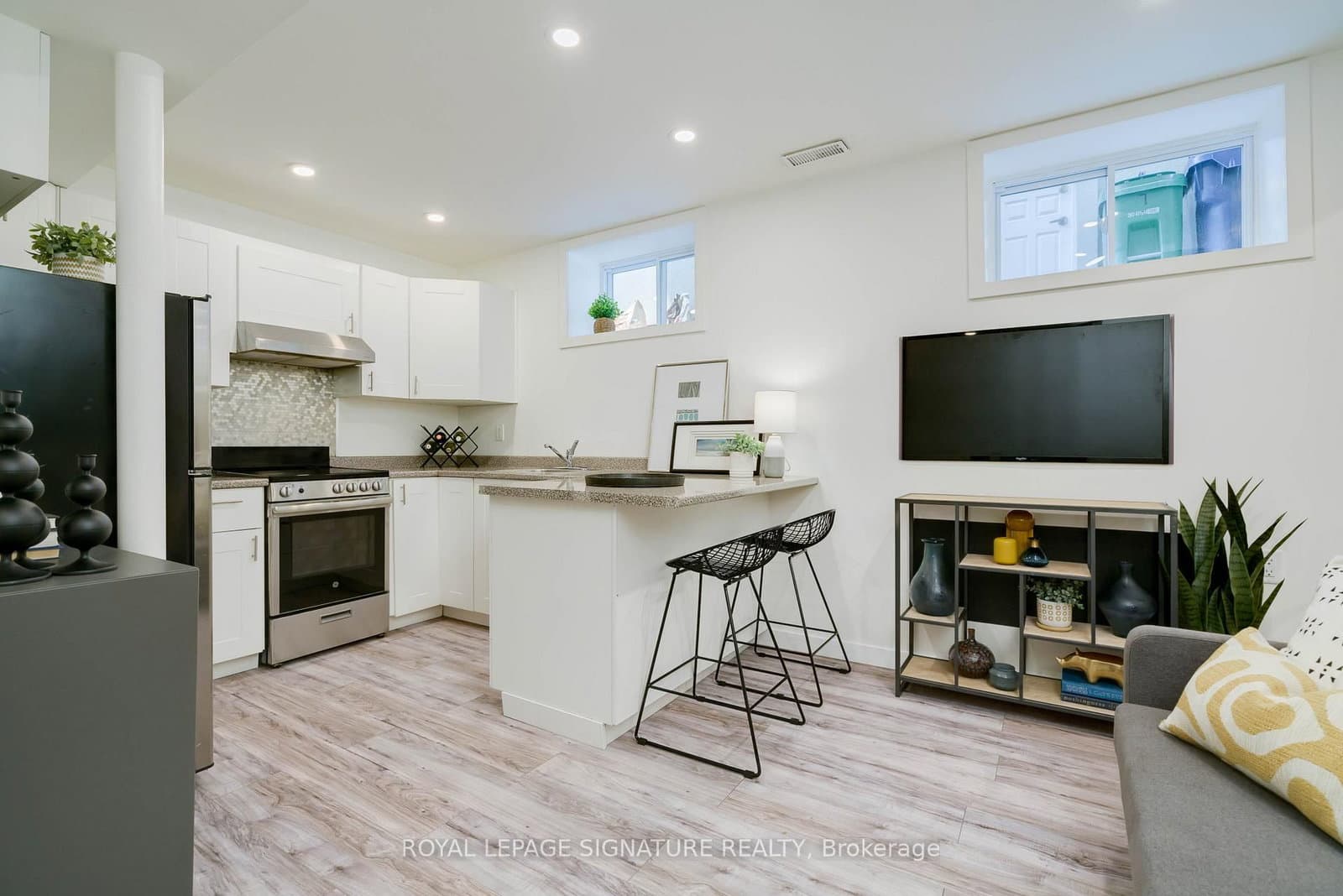 27 Coleridge Avenue, Unit Lower - Image 1