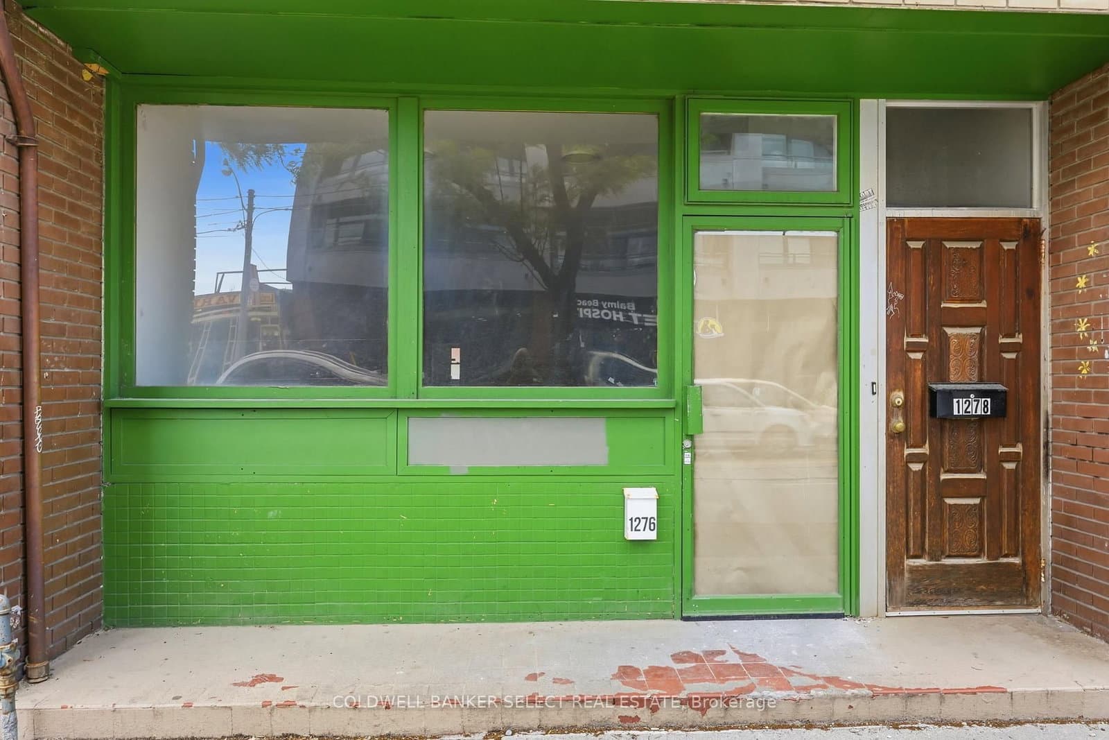 1276 Queen Street E thumbnail 3