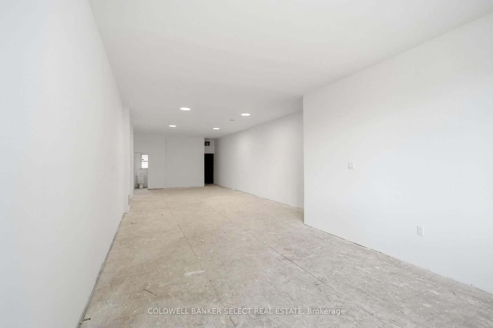 1276 Queen Street E thumbnail 5