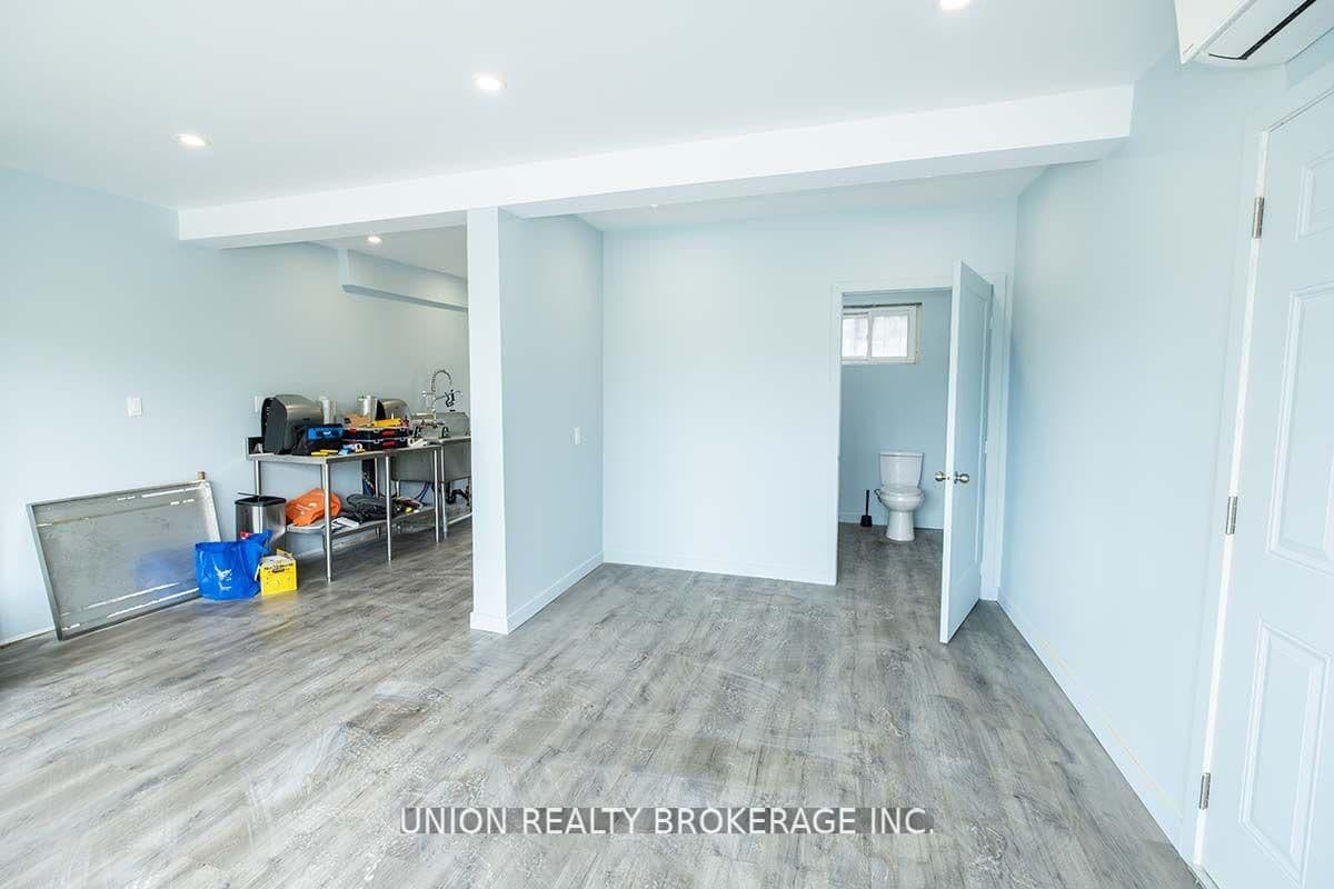 582 Danforth Road thumbnail 6