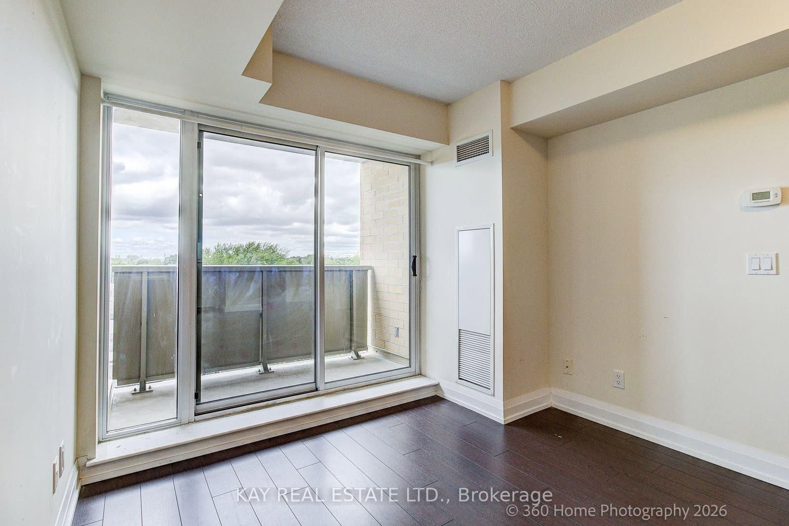 3520 Danforth Avenue, Unit 612 thumbnail 6