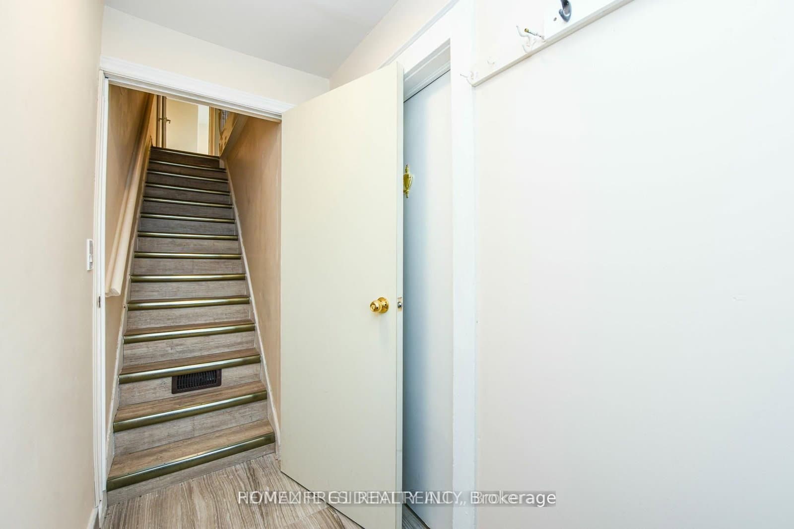 23 Myrtle Avenue thumbnail 16
