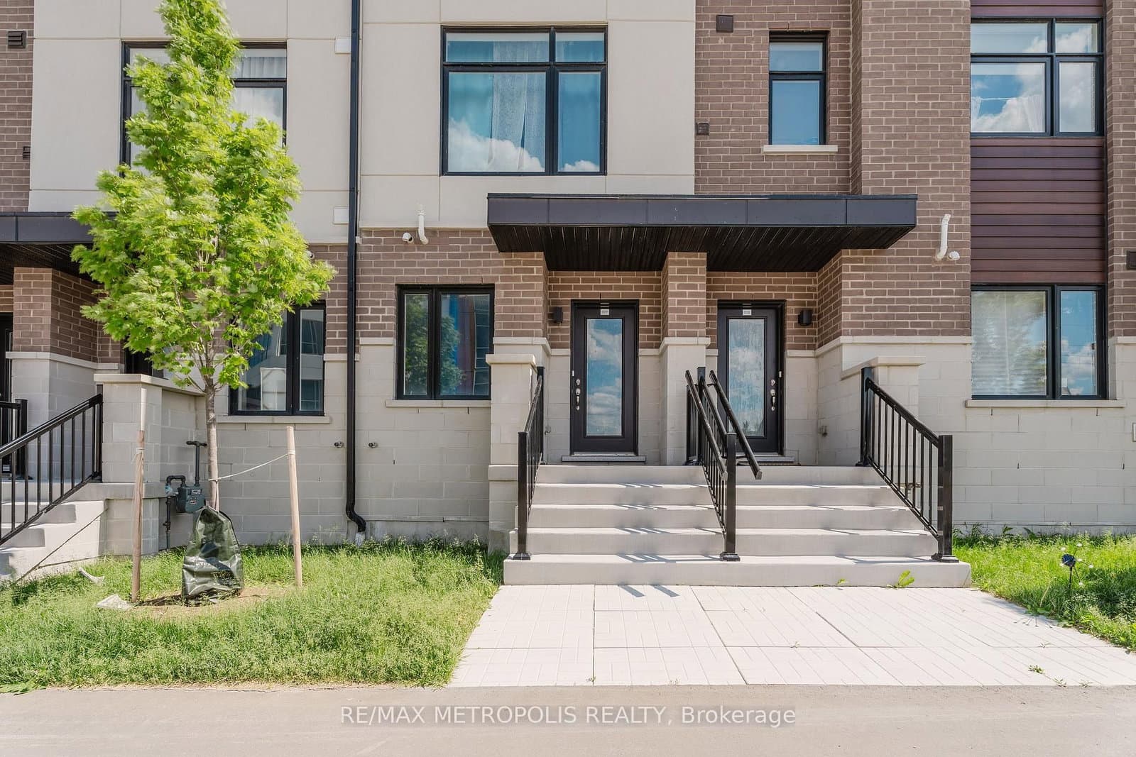#109 - 1695 Dersan Street