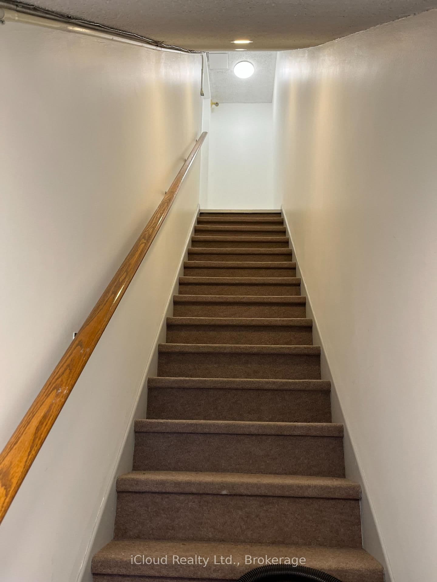 38 B King Street E thumbnail 3