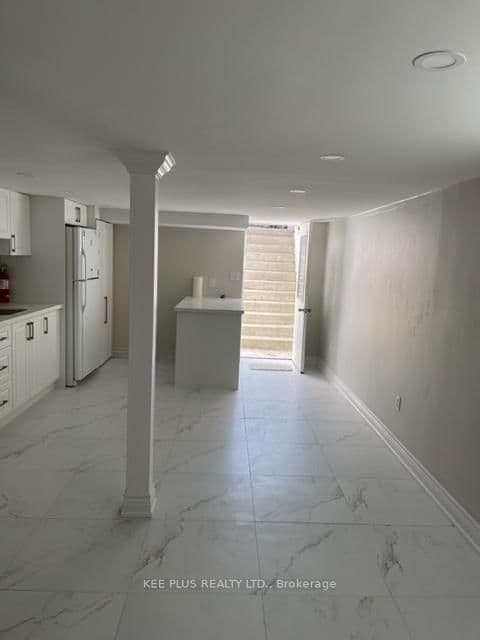 38 Cliffside Drive, Unit Basement thumbnail 3