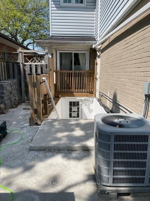 38 Cliffside Drive, Unit Basement thumbnail 9