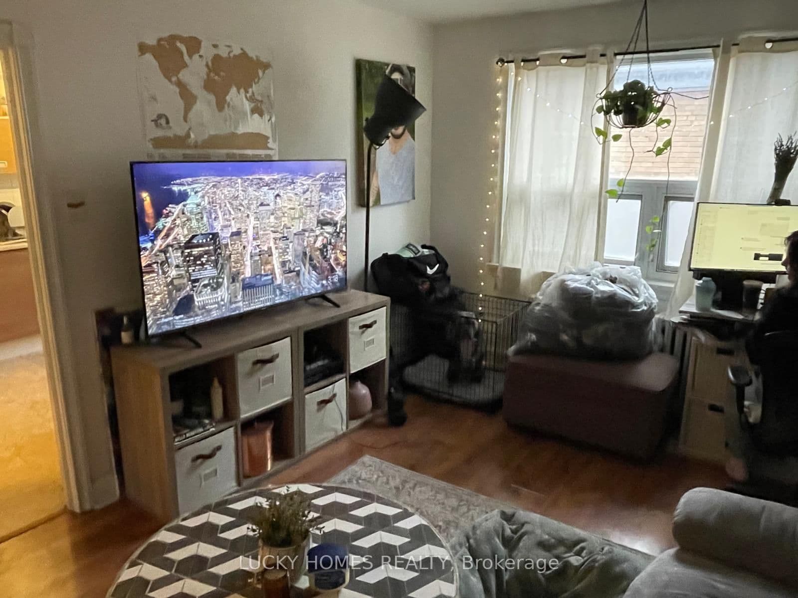 1143 O'Connor Drive E, Unit 10 thumbnail 3
