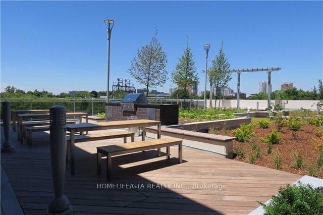 255 Village Green Square, Unit 705 thumbnail 18