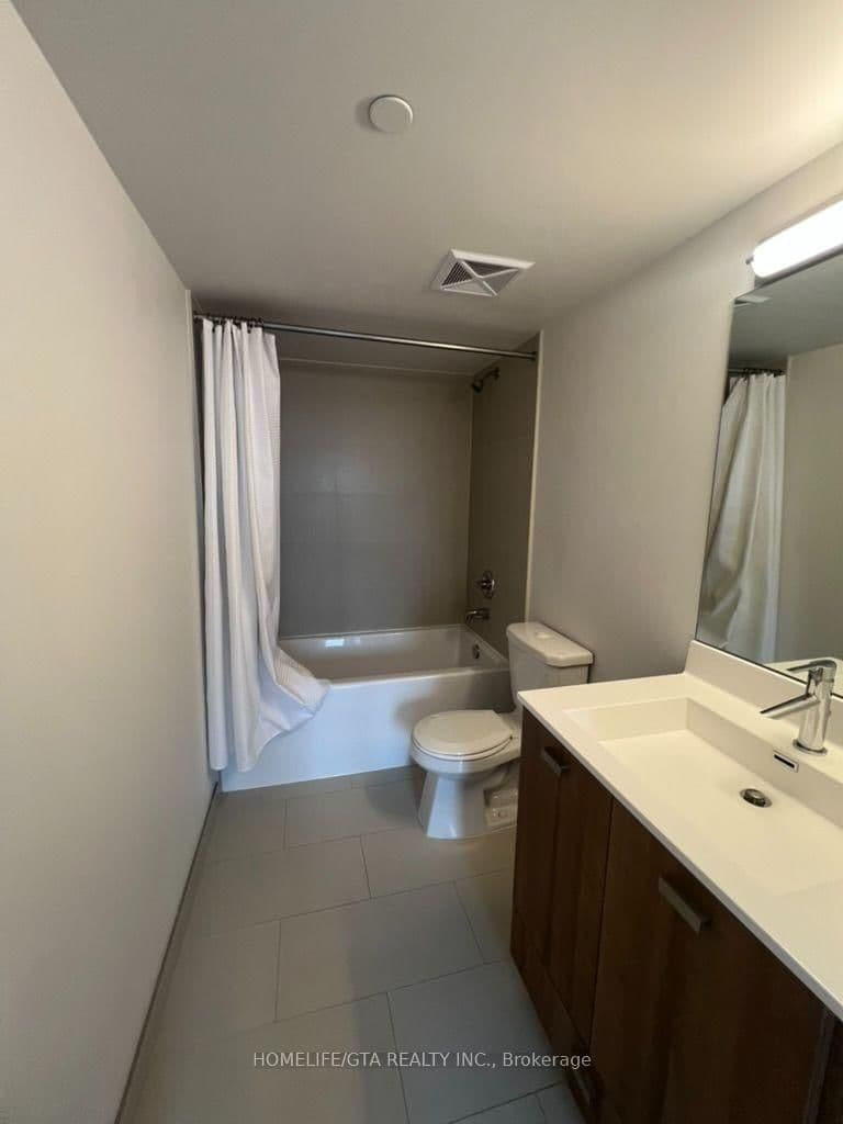 255 Village Green Square, Unit 705 thumbnail 5