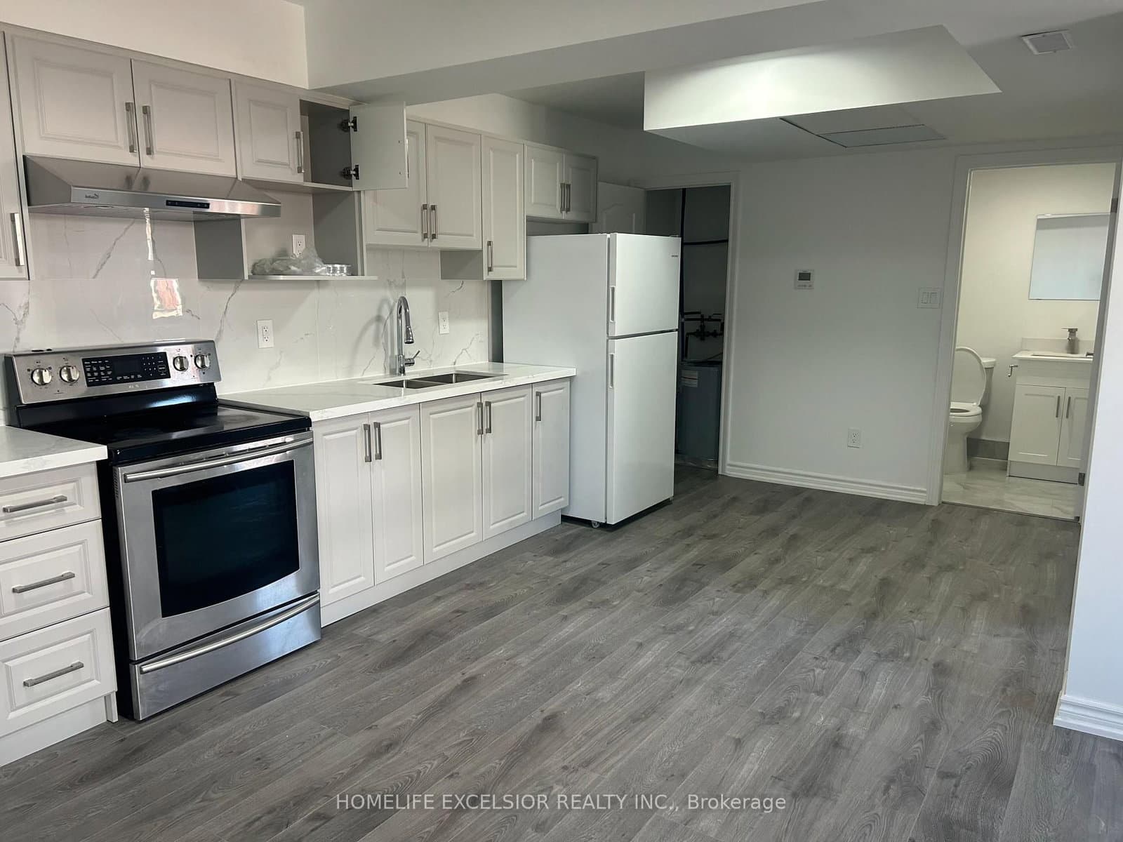 3 Simcoe Street S, Unit Unit 6 - Image 1