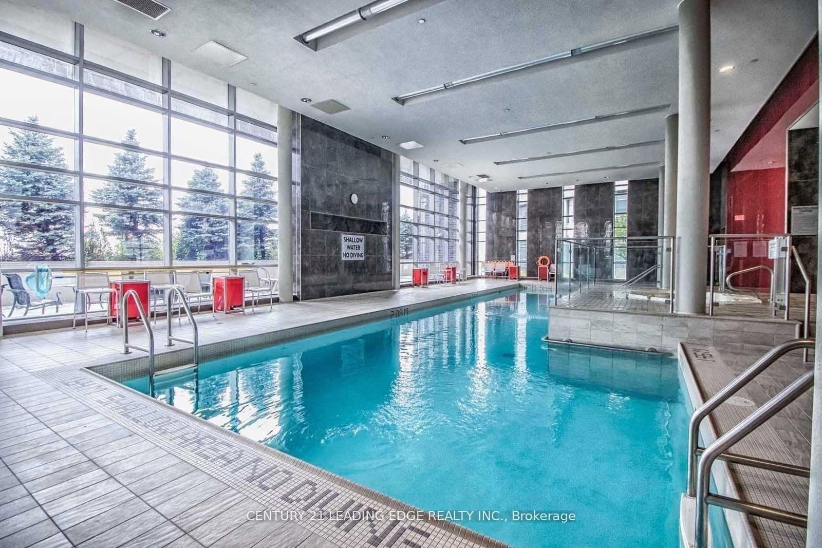 135 Village Green Square, Unit 2415 thumbnail 15