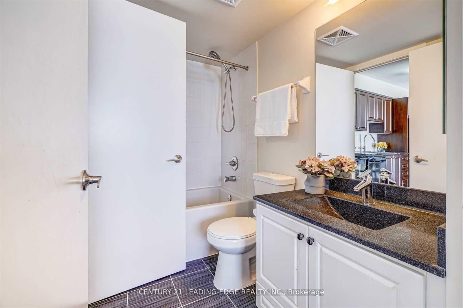 135 Village Green Square, Unit 2415 thumbnail 20