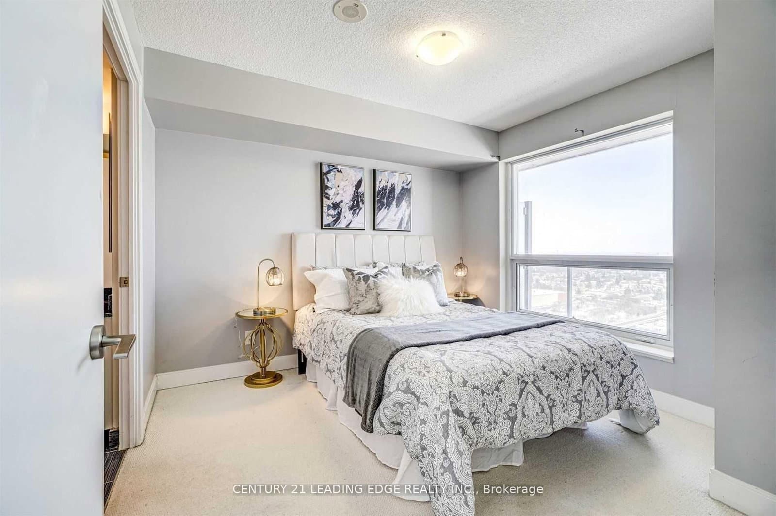 135 Village Green Square, Unit 2415 thumbnail 22