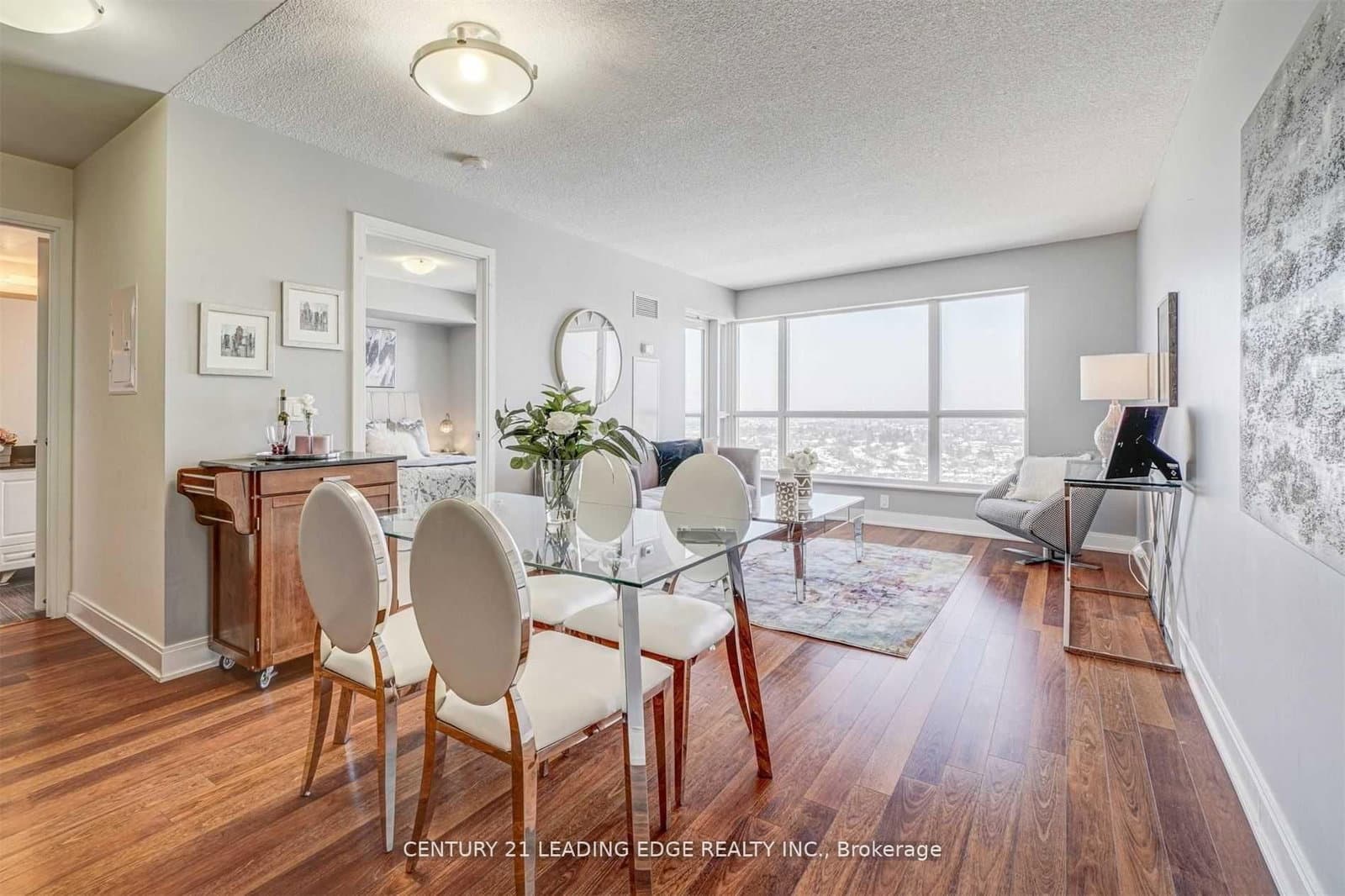 135 Village Green Square, Unit 2415 thumbnail 7