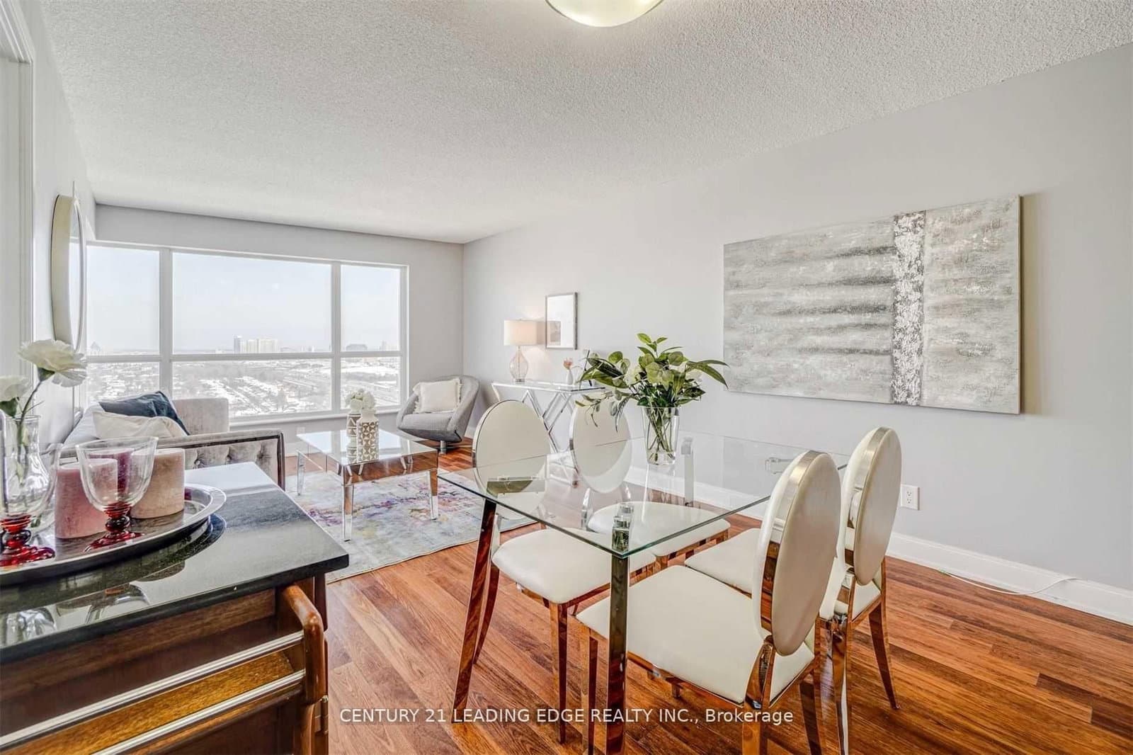 135 Village Green Square, Unit 2415 thumbnail 8