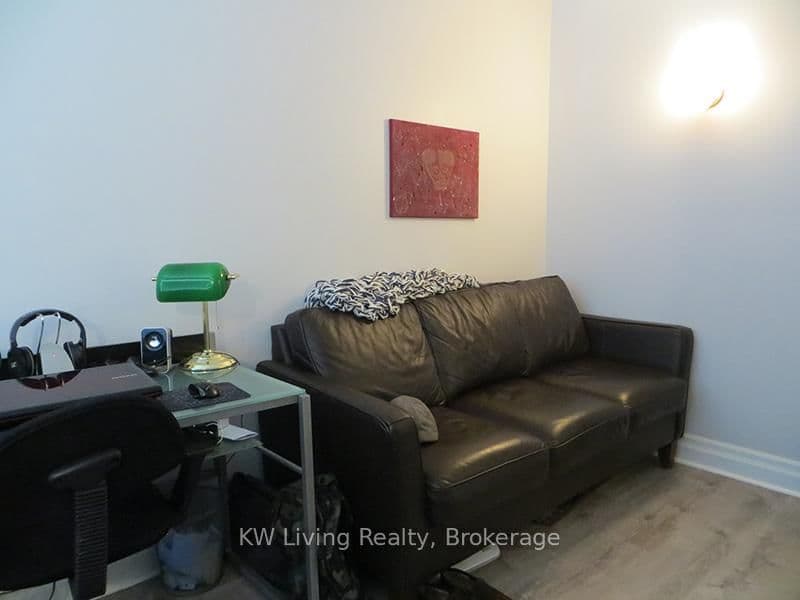 928 Broadview Avenue thumbnail 7