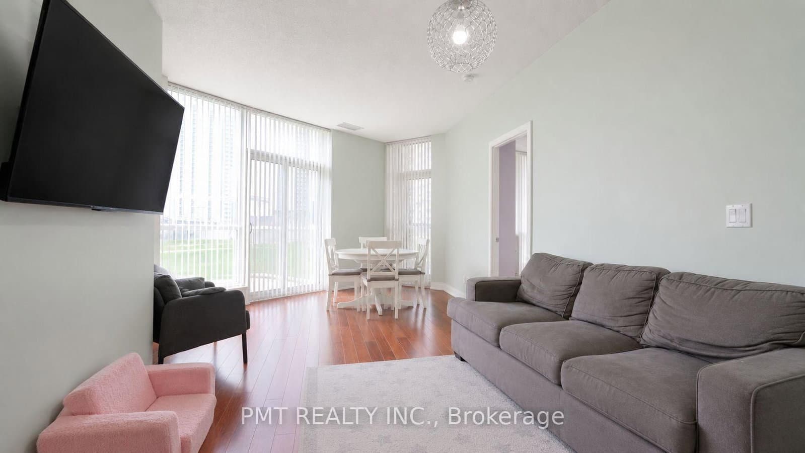 125 Village Green Square, Unit 309 thumbnail 11