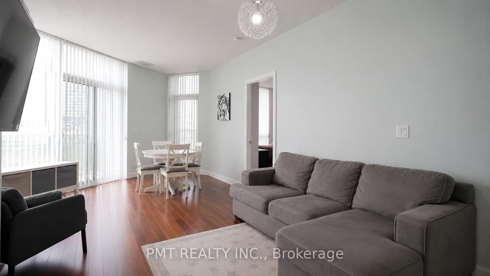 125 Village Green Square, Unit 309 thumbnail 12