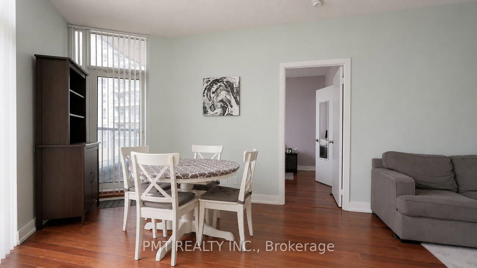 125 Village Green Square, Unit 309 thumbnail 14
